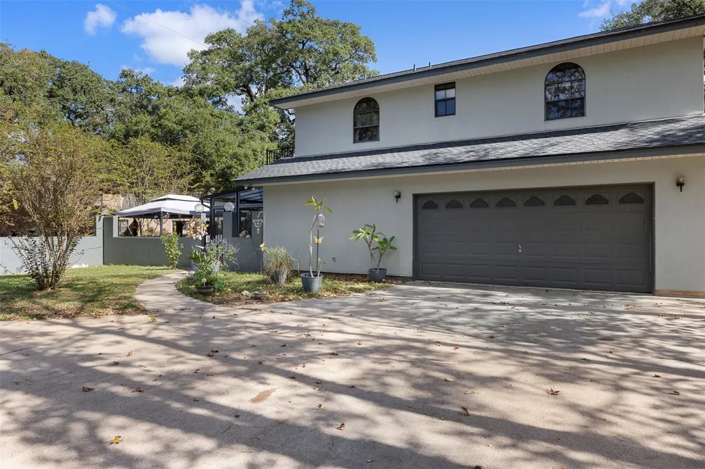 104 Hickory Lane Columbus, TX 78934