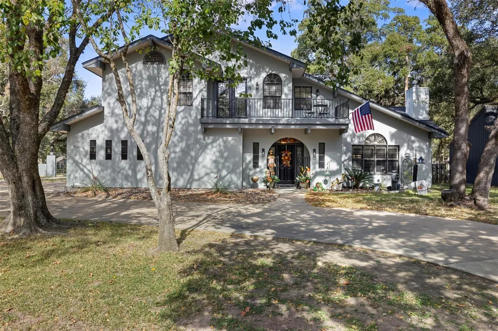 104 Hickory Lane Columbus, TX 78934