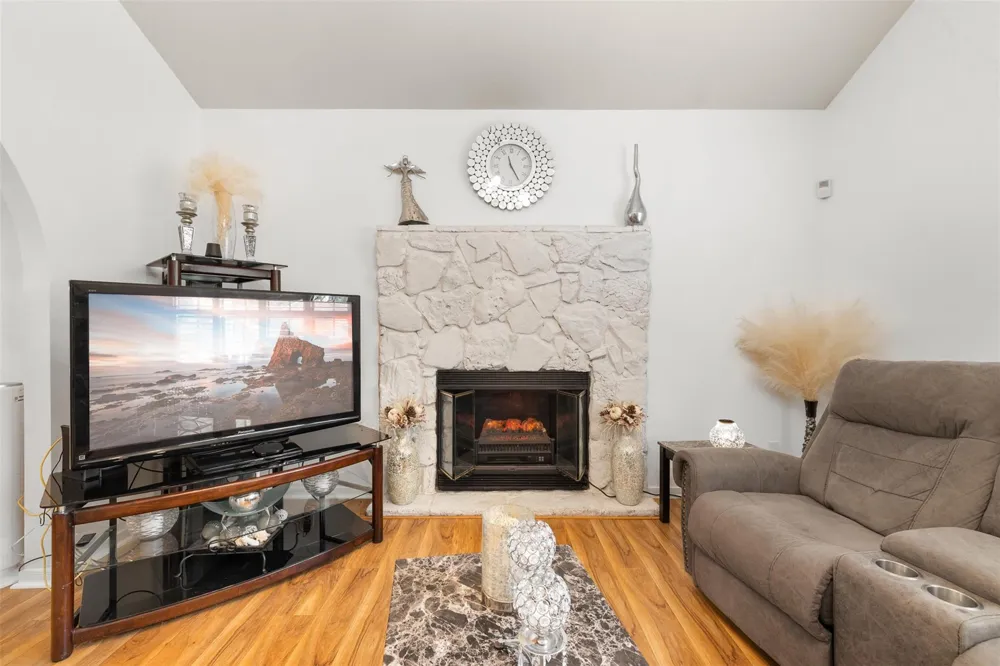 104 Hickory Lane Columbus, TX 78934