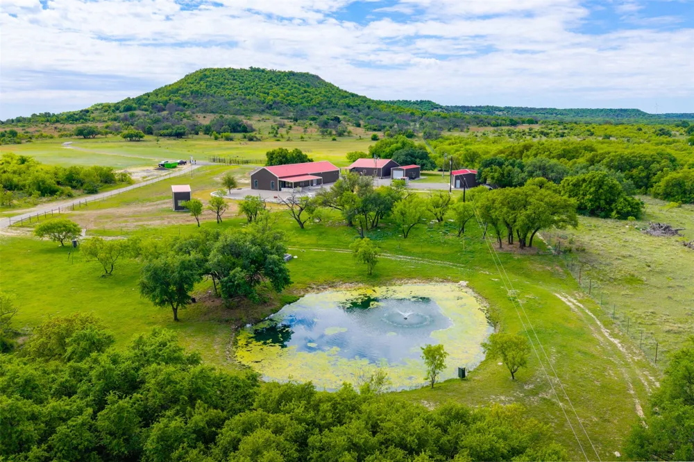 3021 Fm-1689 Comanche, TX 76442