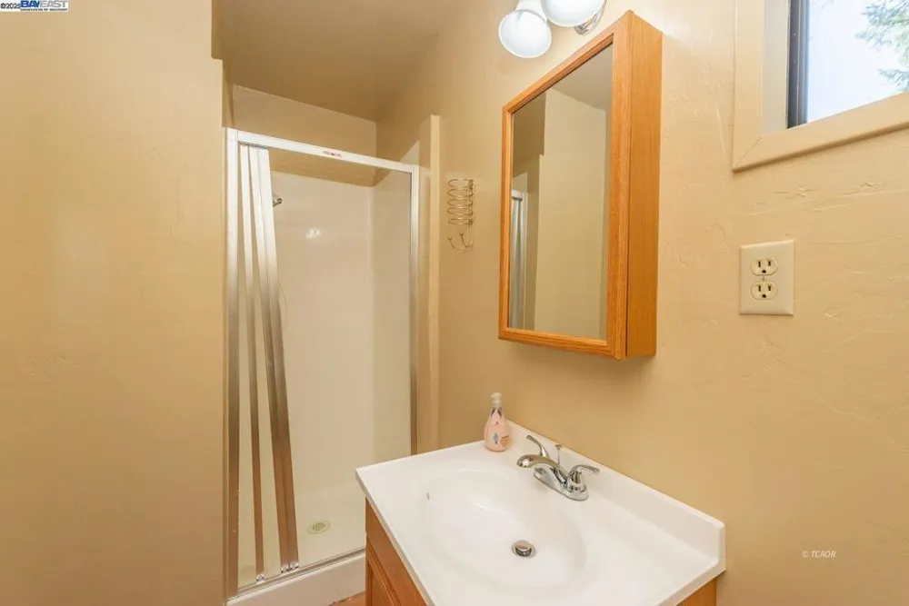 230 Lakeview Dr. Trinity Center, CA 96091