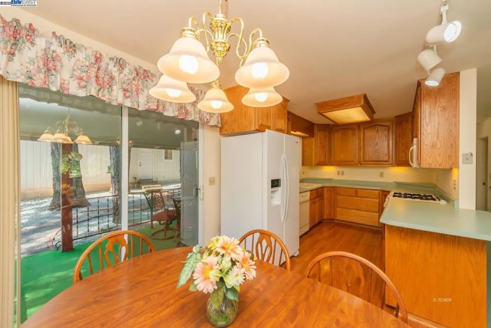 230 Lakeview Dr. Trinity Center, CA 96091