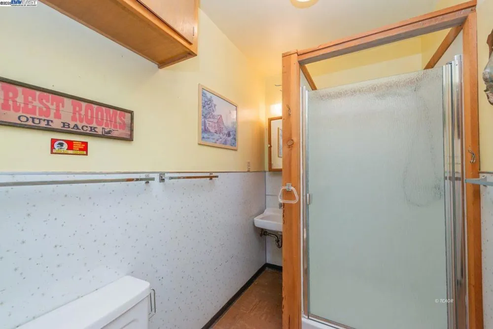 230 Lakeview Dr. Trinity Center, CA 96091