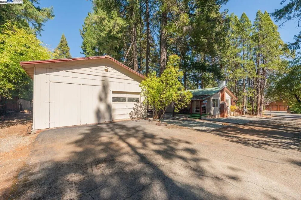 230 Lakeview Dr. Trinity Center, CA 96091