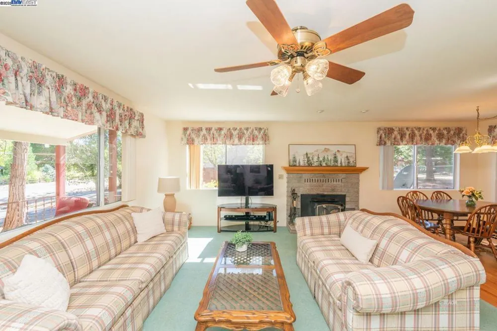 230 Lakeview Dr. Trinity Center, CA 96091