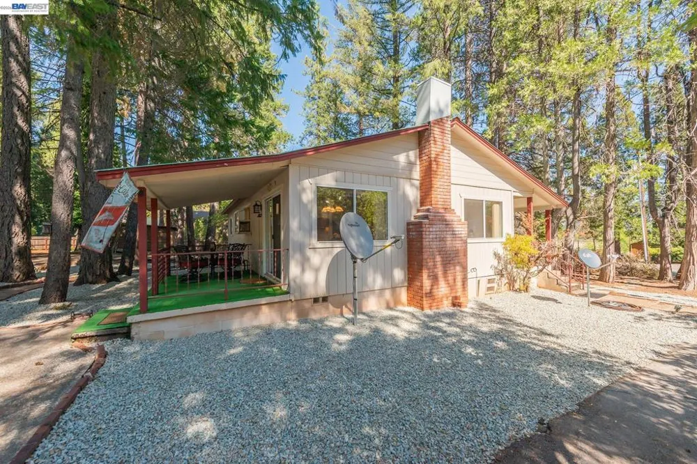 230 Lakeview Dr. Trinity Center, CA 96091