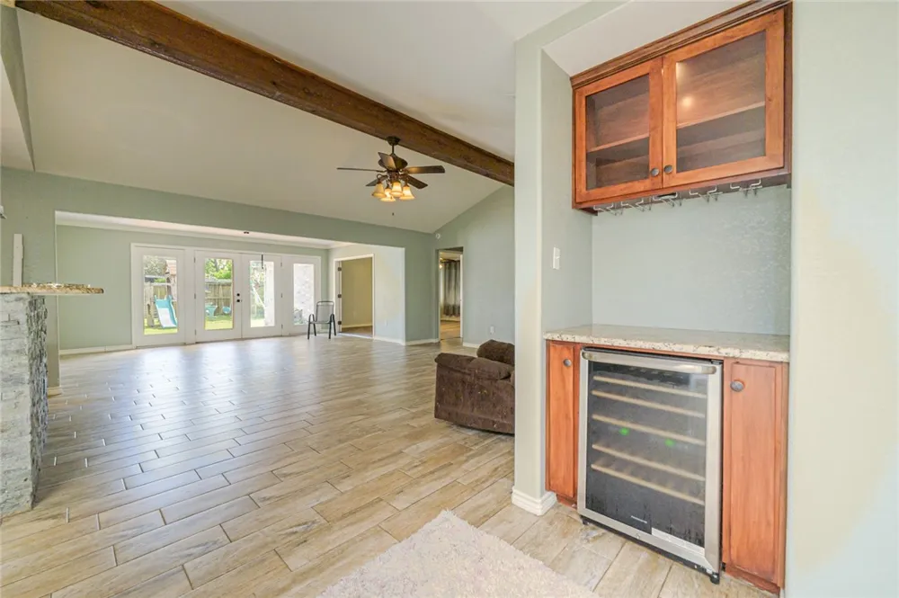 1206 Johnson Street Woodsboro, TX 78393