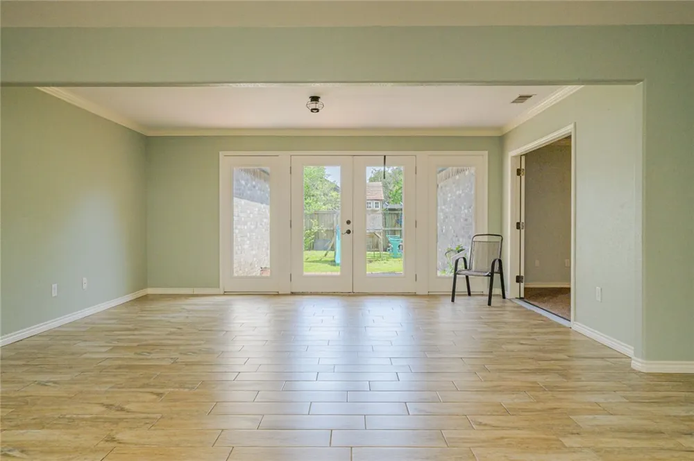 1206 Johnson Street Woodsboro, TX 78393