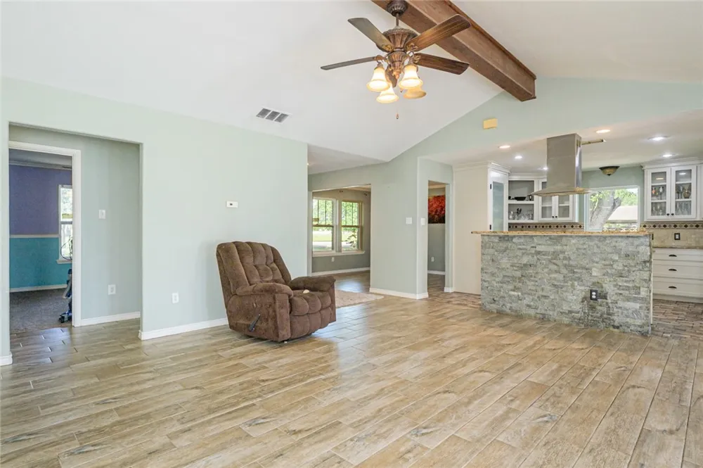 1206 Johnson Street Woodsboro, TX 78393