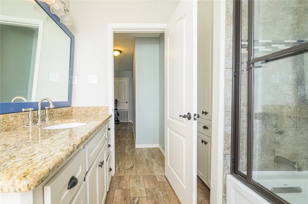 1206 Johnson Street Woodsboro, TX 78393