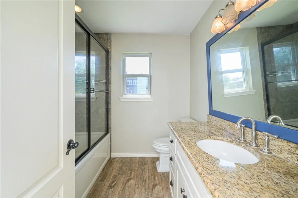 1206 Johnson Street Woodsboro, TX 78393