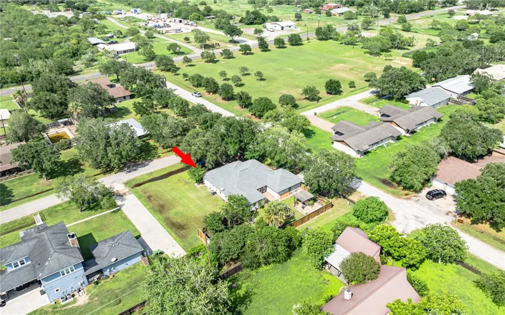 1206 Johnson Street Woodsboro, TX 78393