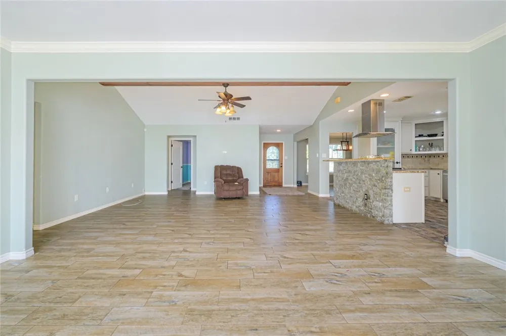 1206 Johnson Street Woodsboro, TX 78393