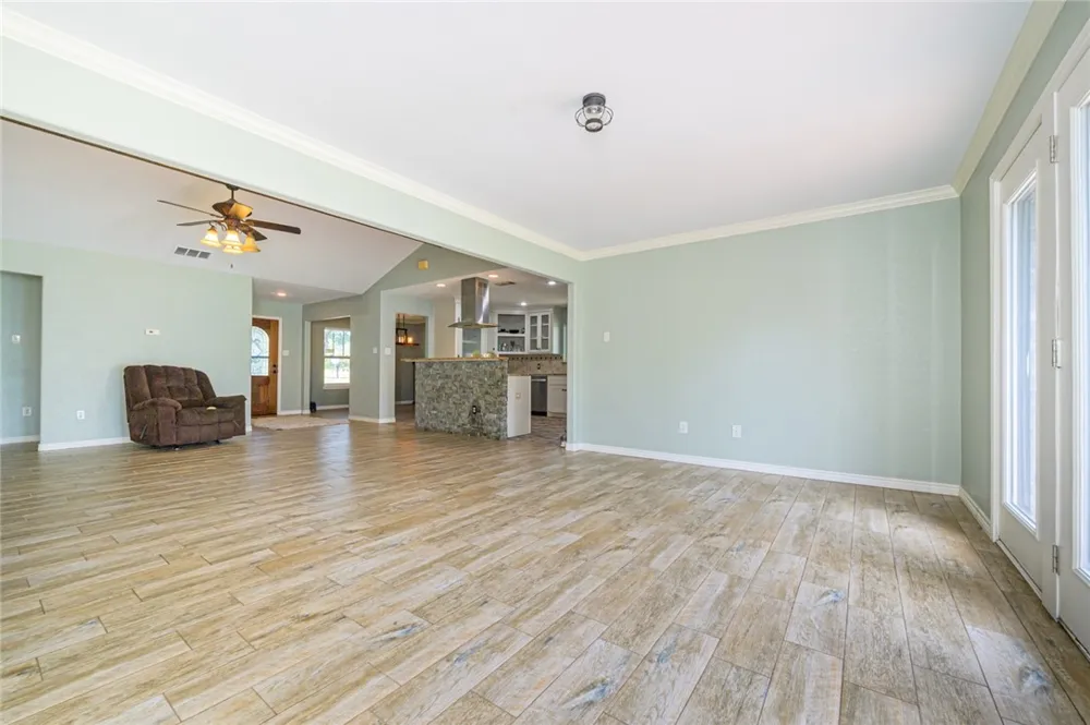 1206 Johnson Street Woodsboro, TX 78393