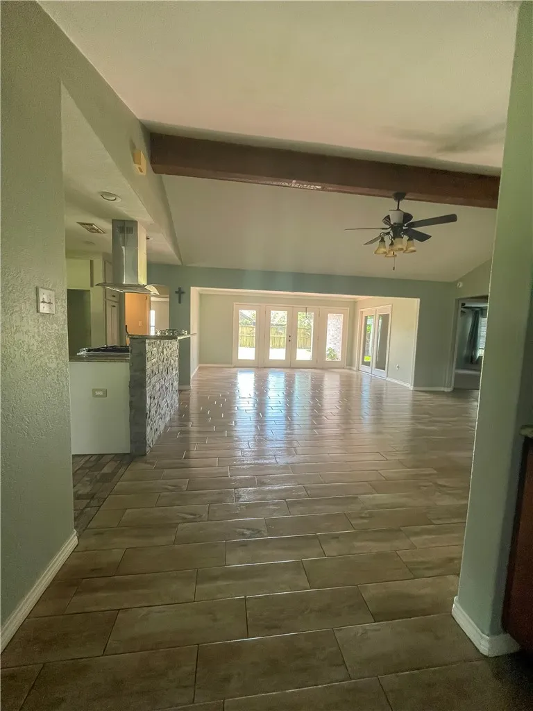 1206 Johnson Street Woodsboro, TX 78393