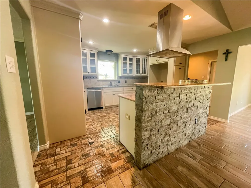 1206 Johnson Street Woodsboro, TX 78393