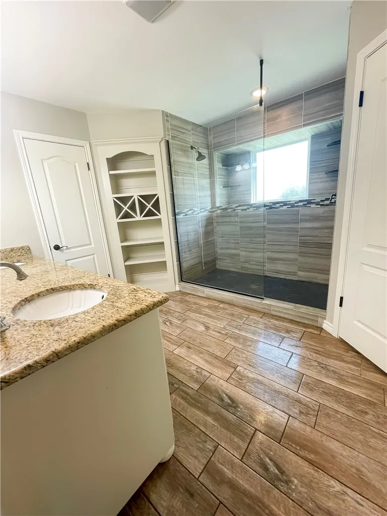 1206 Johnson Street Woodsboro, TX 78393