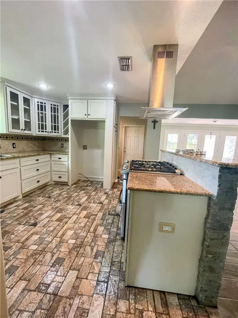 1206 Johnson Street Woodsboro, TX 78393