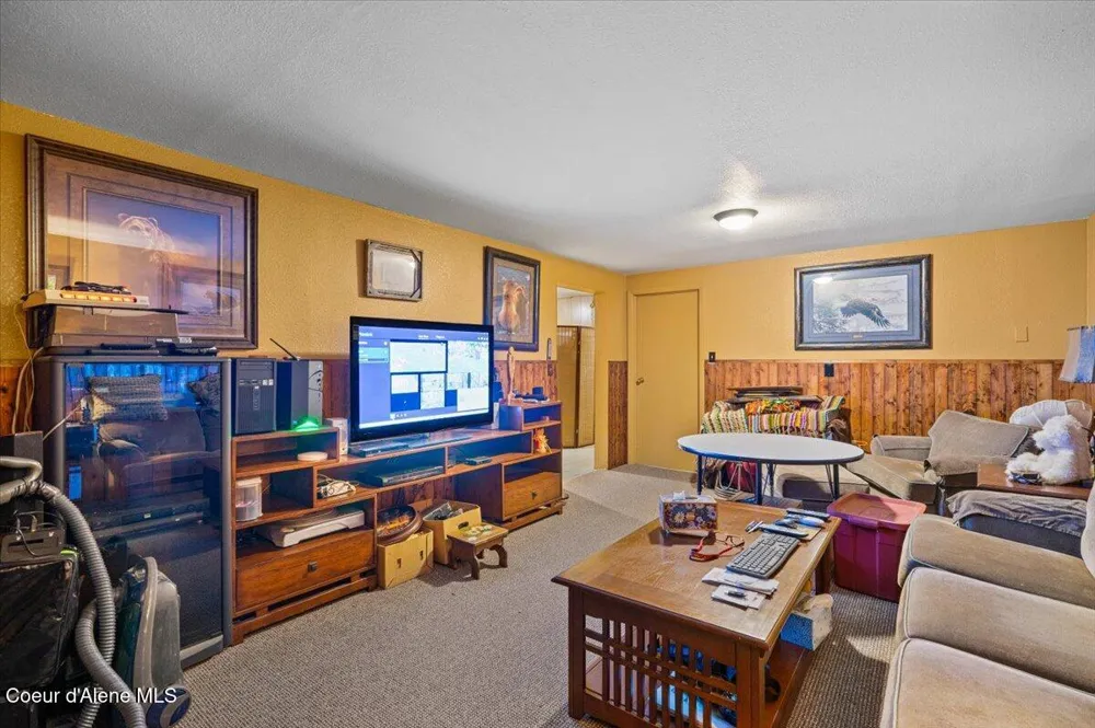 182 E Fern Lane Cocolalla, ID 83813