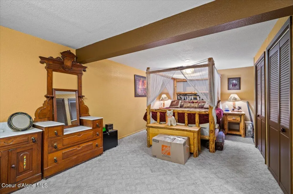 182 E Fern Lane Cocolalla, ID 83813