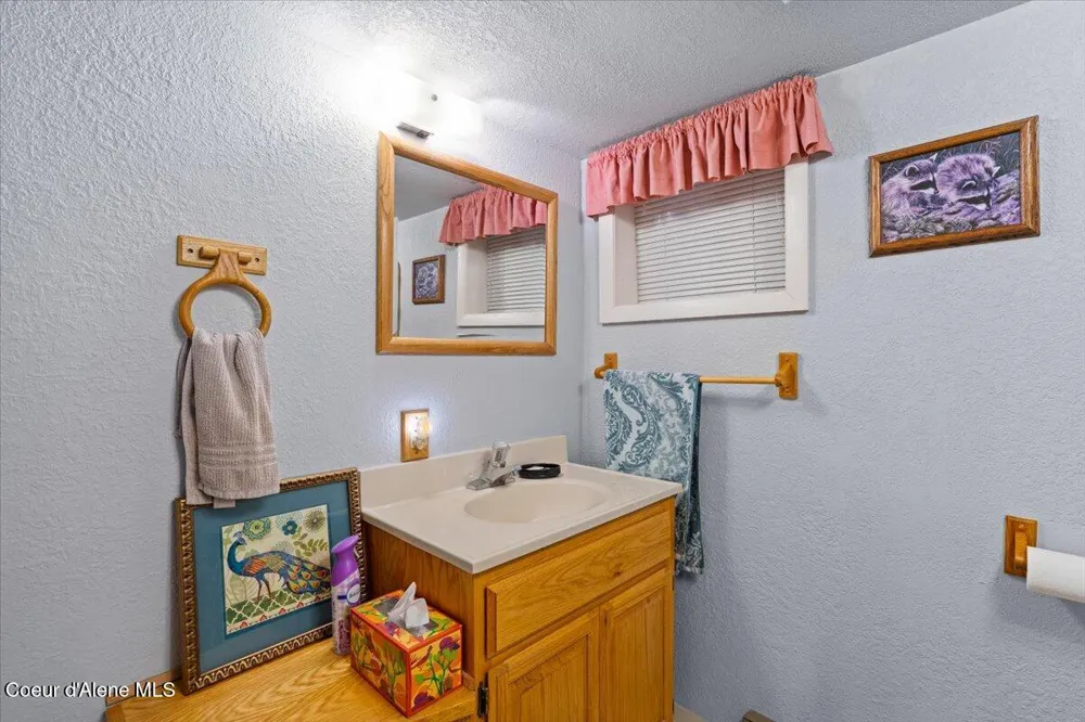 182 E Fern Lane Cocolalla, ID 83813