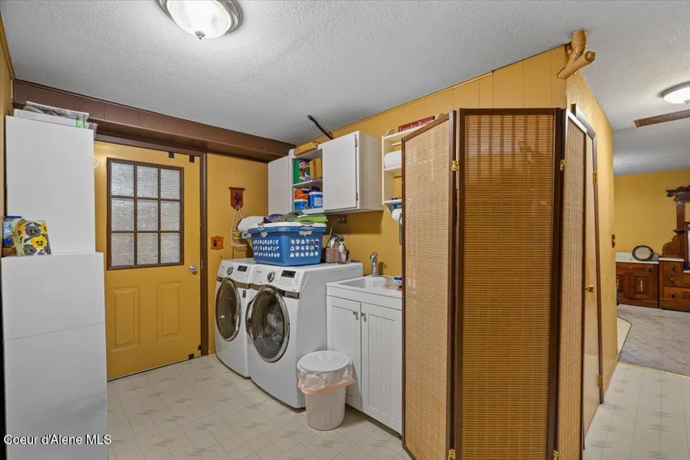 182 E Fern Lane Cocolalla, ID 83813