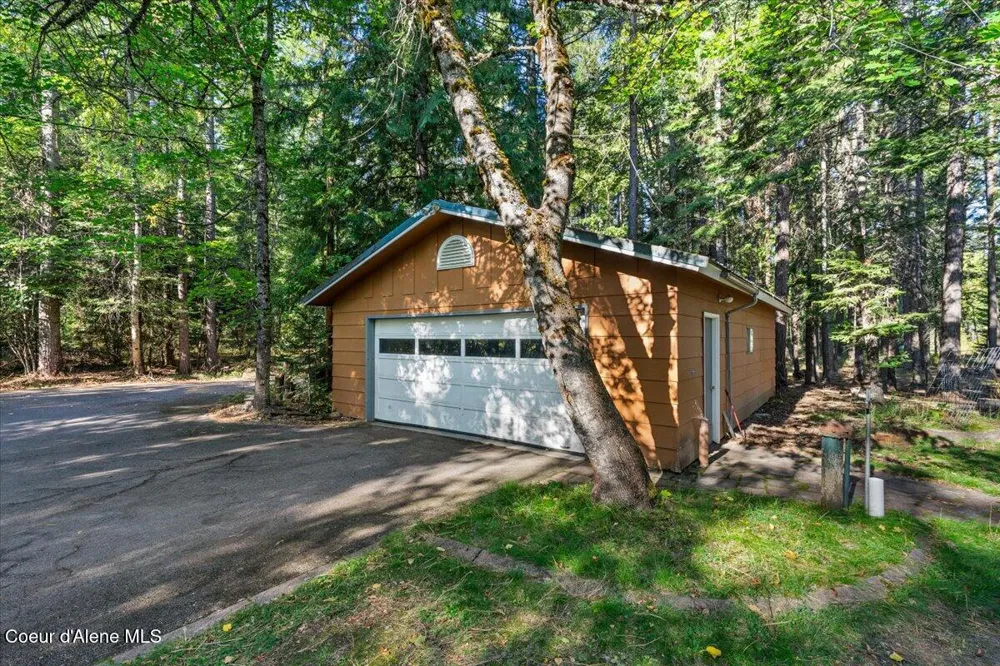 182 E Fern Lane Cocolalla, ID 83813