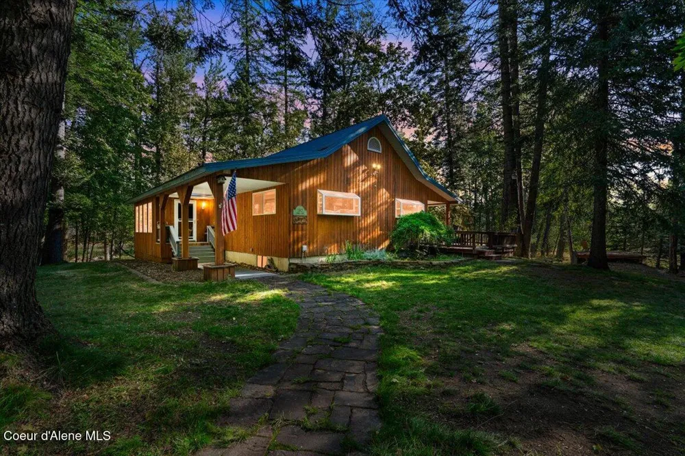 182 E Fern Lane Cocolalla, ID 83813