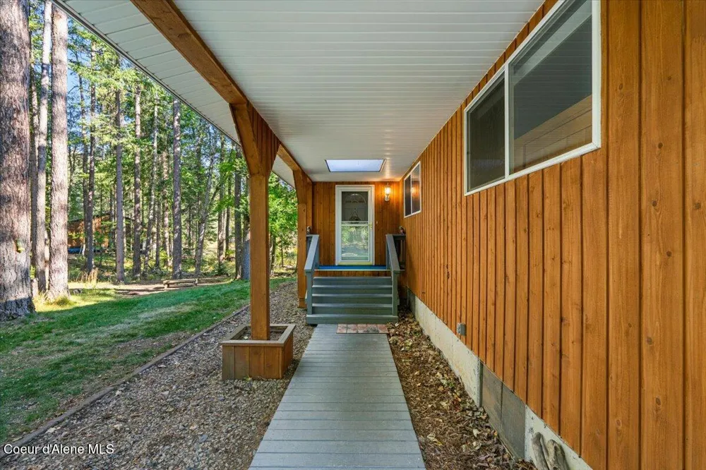 182 E Fern Lane Cocolalla, ID 83813