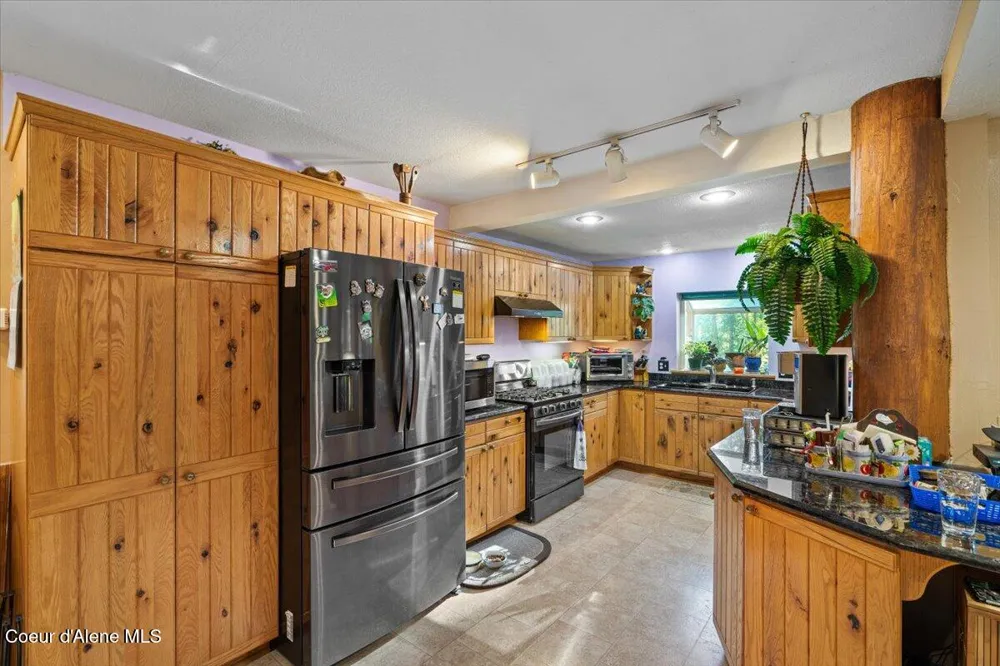 182 E Fern Lane Cocolalla, ID 83813