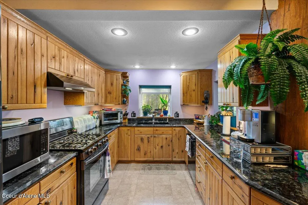 182 E Fern Lane Cocolalla, ID 83813