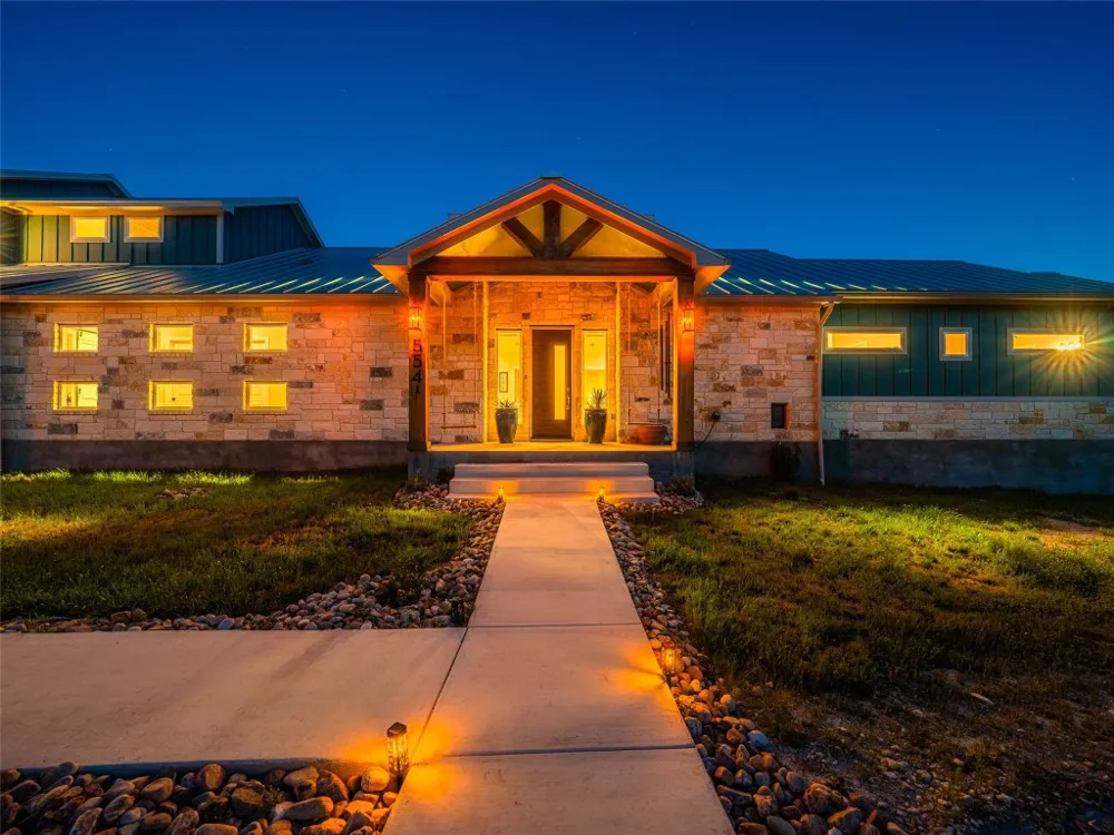 554 Seven Falls Drive Fredericksburg, TX 78624