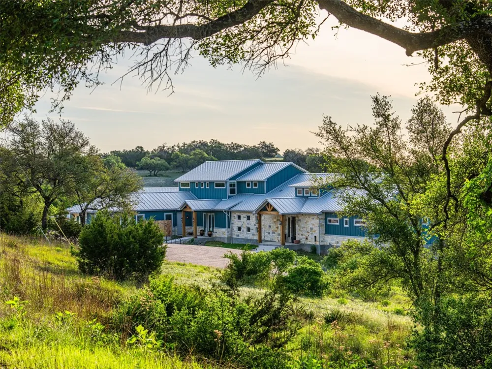 554 Seven Falls Drive Fredericksburg, TX 78624