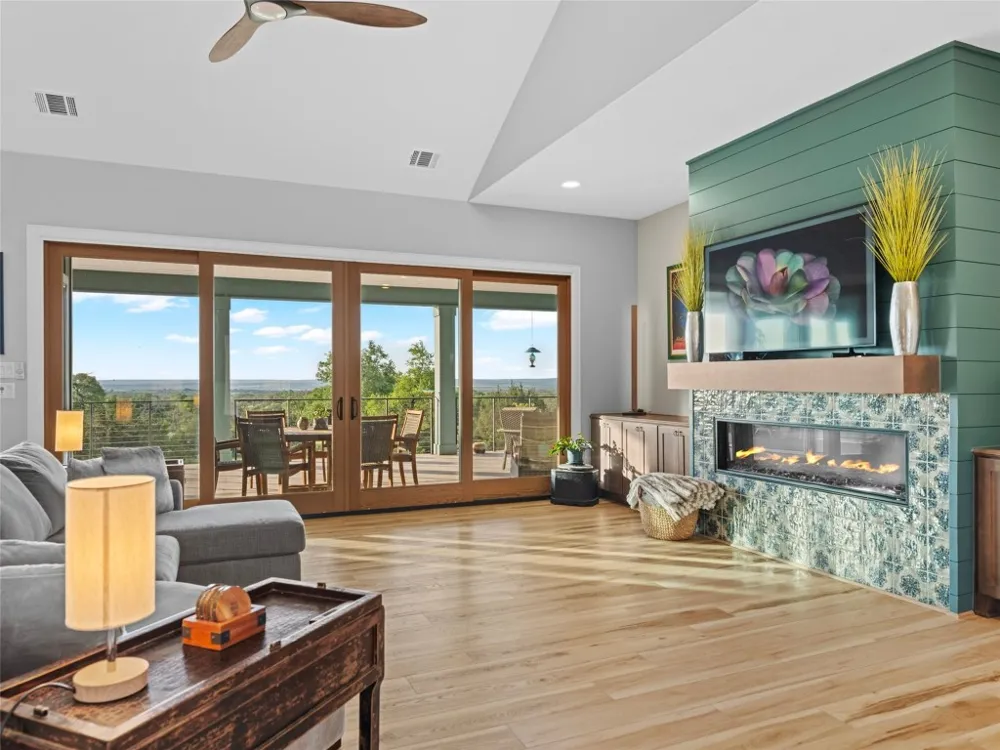 554 Seven Falls Drive Fredericksburg, TX 78624