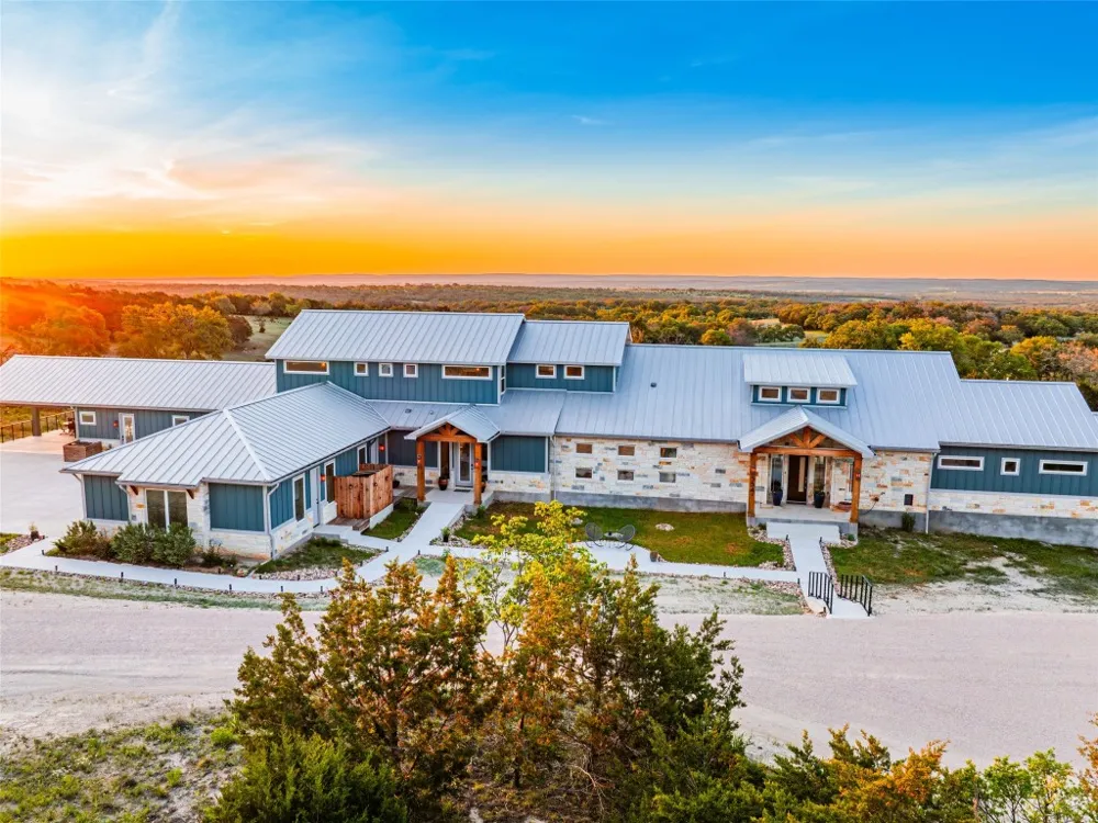 554 Seven Falls Drive Fredericksburg, TX 78624