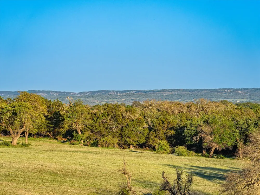 554 Seven Falls Drive Fredericksburg, TX 78624