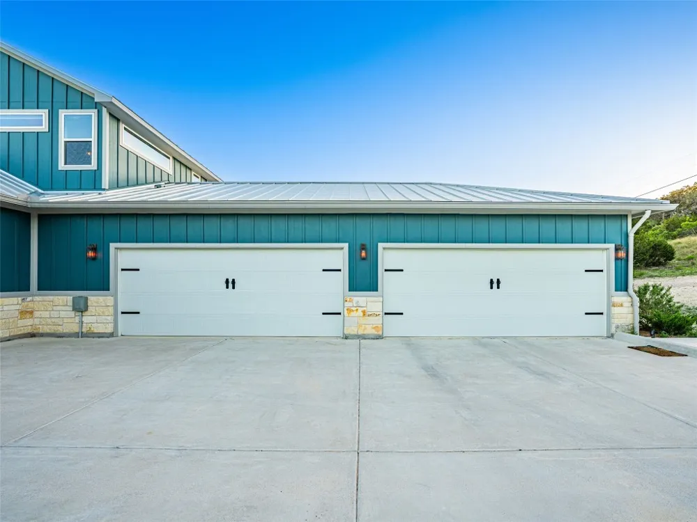 554 Seven Falls Drive Fredericksburg, TX 78624