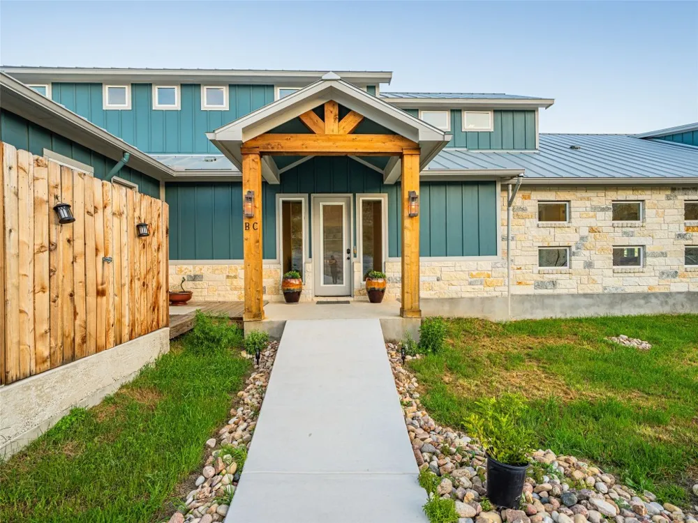 554 Seven Falls Drive Fredericksburg, TX 78624