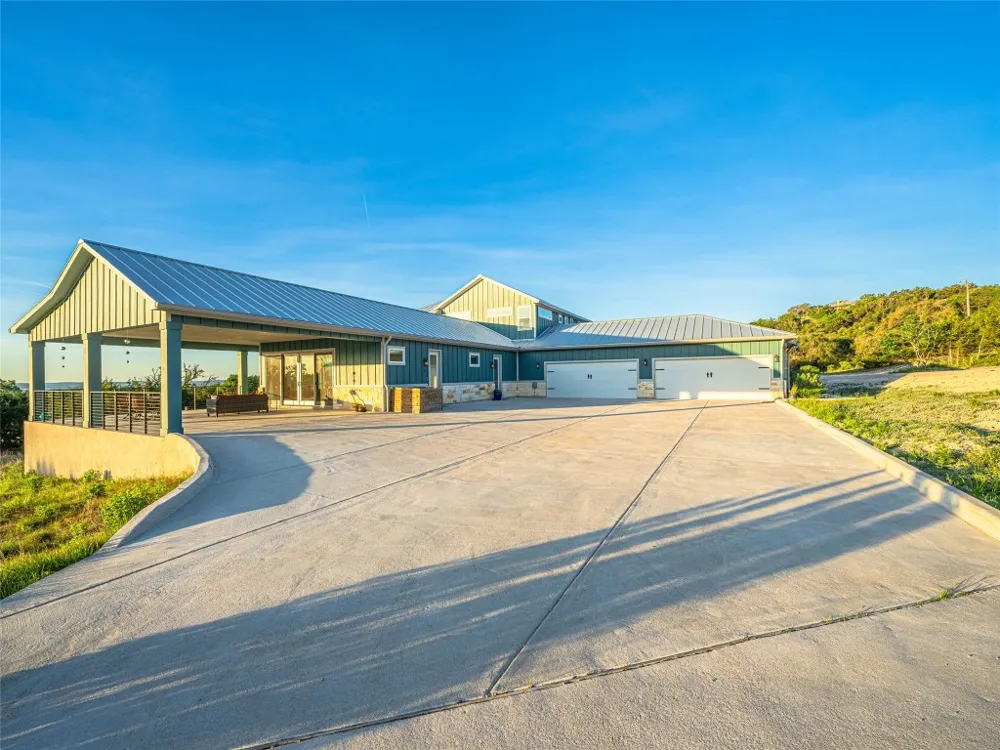 554 Seven Falls Drive Fredericksburg, TX 78624