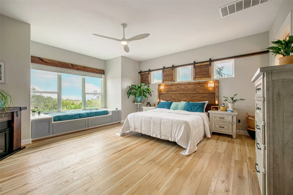 554 Seven Falls Drive Fredericksburg, TX 78624