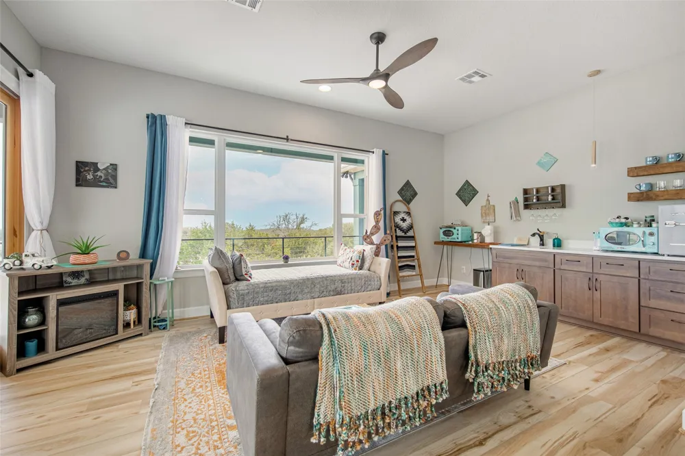 554 Seven Falls Drive Fredericksburg, TX 78624