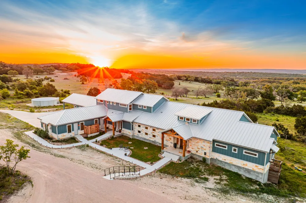 554 Seven Falls Drive Fredericksburg, TX 78624