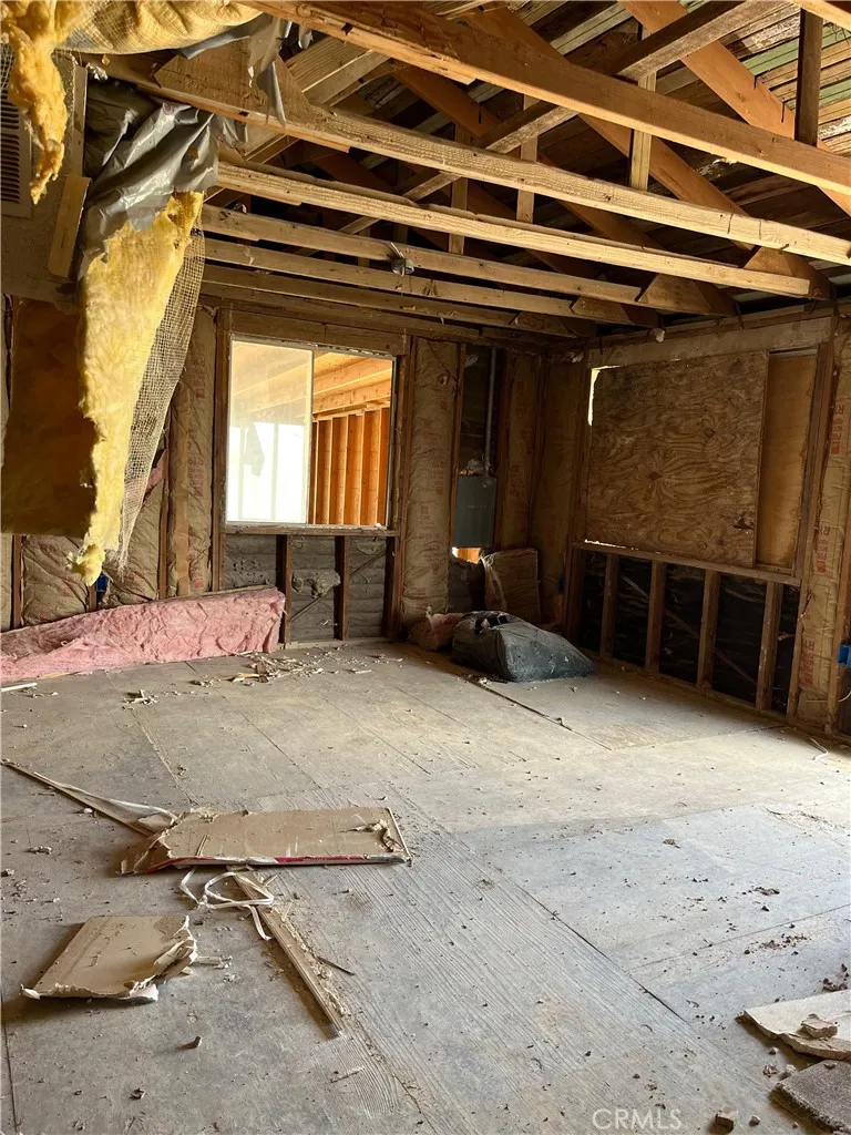 14588 Locust Lucerne Valley, CA 92356