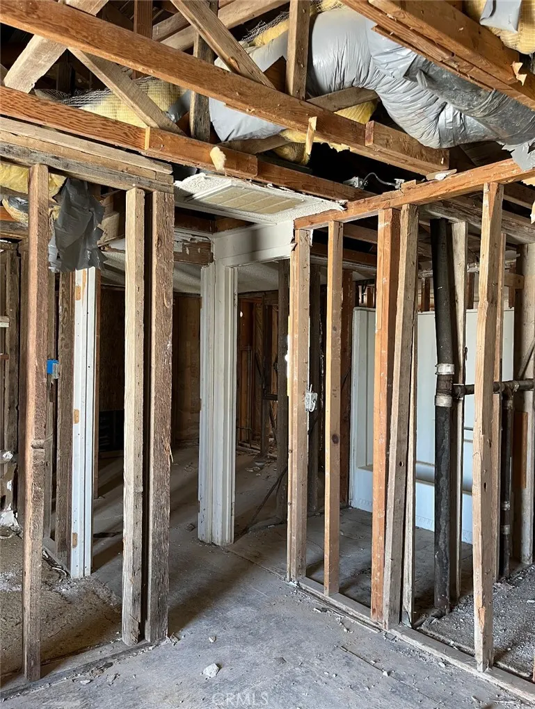 14588 Locust Lucerne Valley, CA 92356