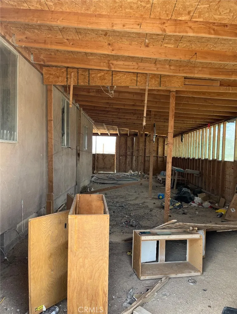 14588 Locust Lucerne Valley, CA 92356