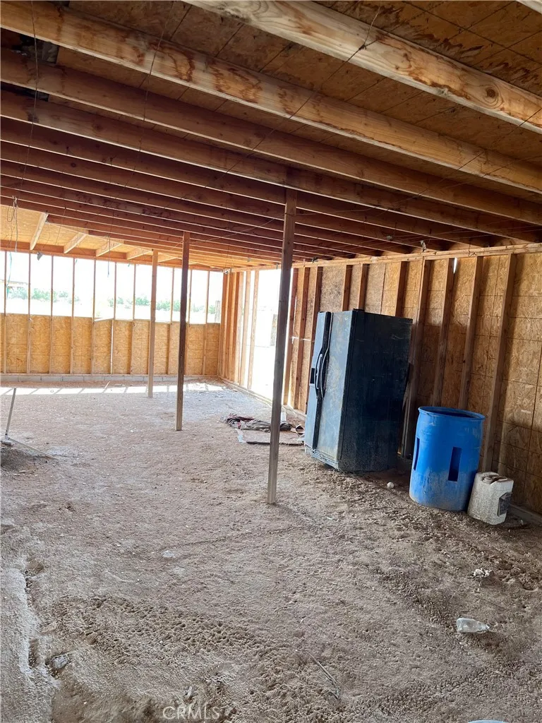 14588 Locust Lucerne Valley, CA 92356