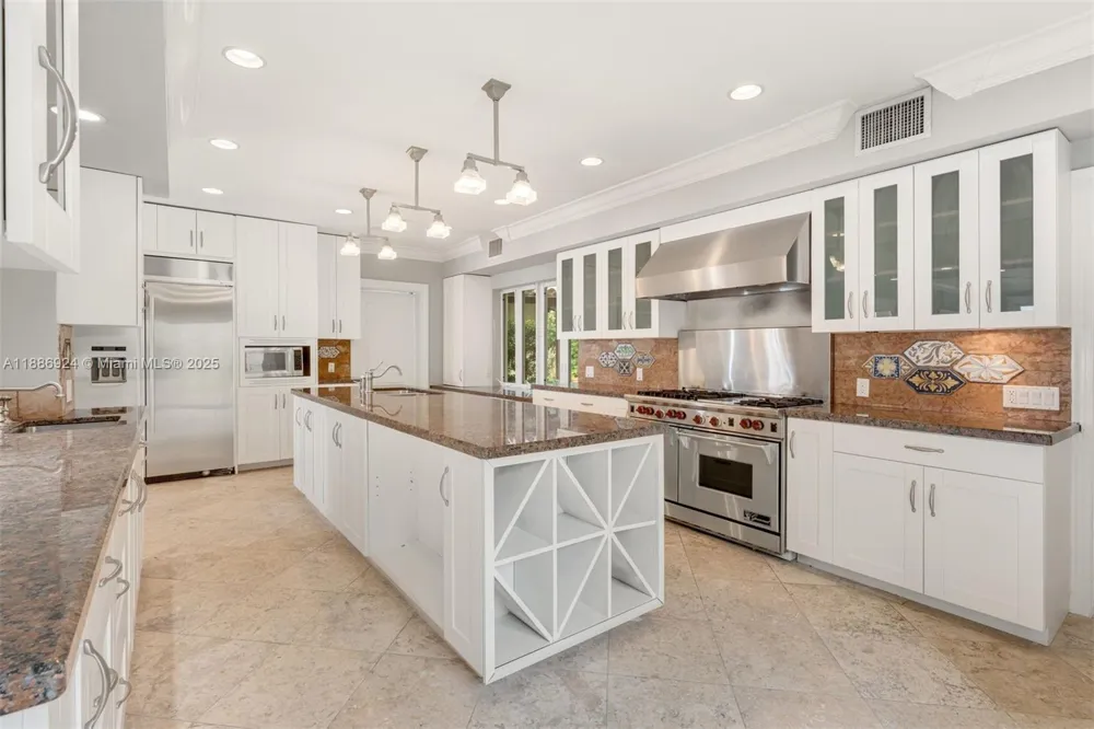 11 E Rivo Alto Dr Miami Beach, FL 33139