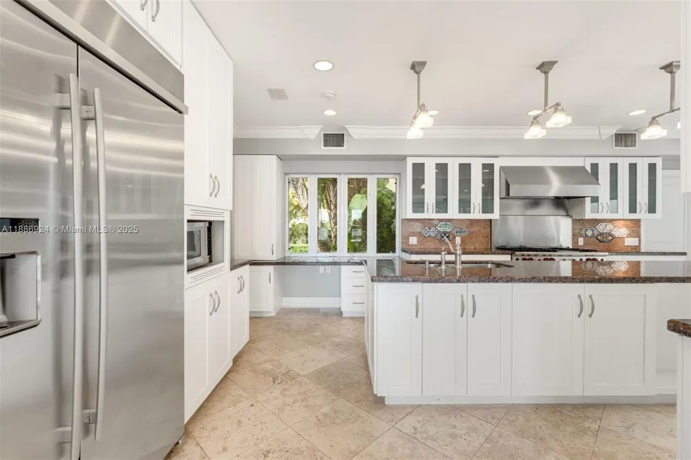 11 E Rivo Alto Dr Miami Beach, FL 33139