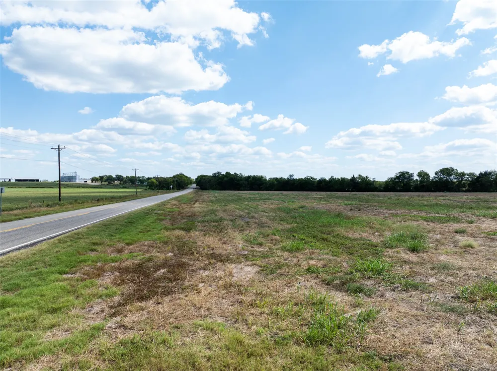 3103 Fm 198 E Lake Creek, TX 75450