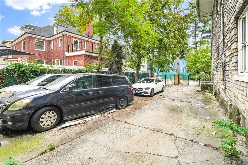 81-26 Austin Street Kew Gardens, NY 11415